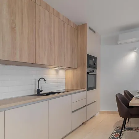 Amazing In With House Sea View *