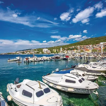 2 Bedroom Cozy In Appartement Selce