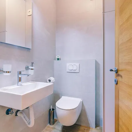 2 Bedroom Cozy In Selce