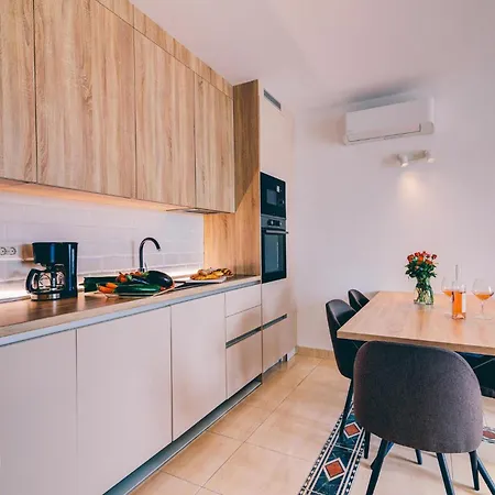 2 Bedroom Cozy In *