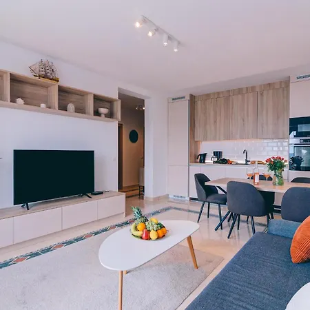 2 Bedroom Cozy In